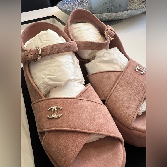 2024 Chanel cc interlocking suede sandals - Picture 3 of 9